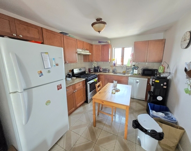 1445 West 4th Street - Photo Thumbnail 7