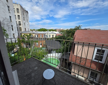 1445 West 4th Street - Photo Thumbnail 6