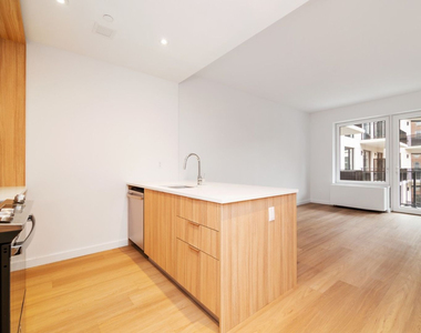 71-82 Parsons Boulevard - Photo Thumbnail 3