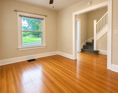 1176 Monroe Avenue - Photo Thumbnail 8