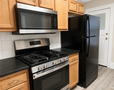 1176 Monroe Avenue - Photo Thumbnail 11