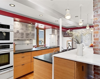 384 Summer Street - Photo Thumbnail 15