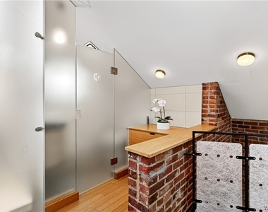 384 Summer Street - Photo Thumbnail 27