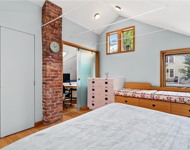 384 Summer Street - Photo Thumbnail 32