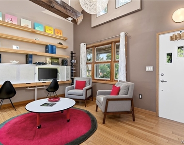 384 Summer Street - Photo Thumbnail 11