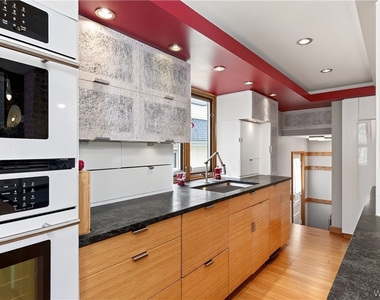 384 Summer Street - Photo Thumbnail 16