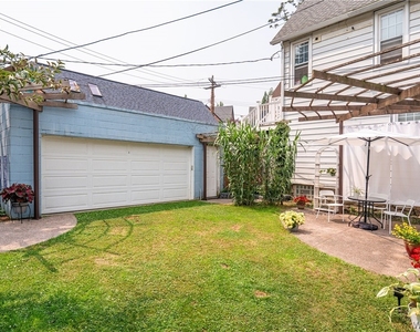 384 Summer Street - Photo Thumbnail 6