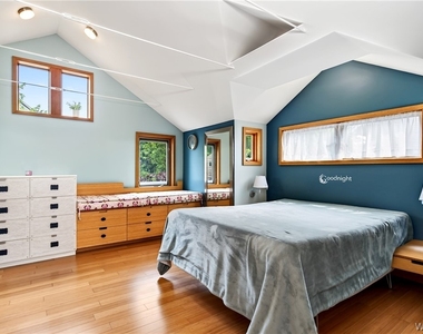 384 Summer Street - Photo Thumbnail 31