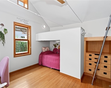 384 Summer Street - Photo Thumbnail 23