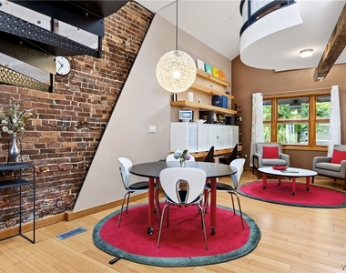 384 Summer Street - Photo Thumbnail 13