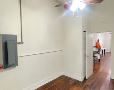 208 Adamson Square - Photo Thumbnail 2