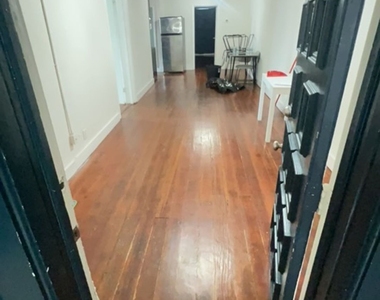 208 Adamson Square - Photo Thumbnail 7