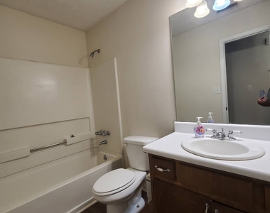 217 Sweetgum Lane - Photo Thumbnail 8