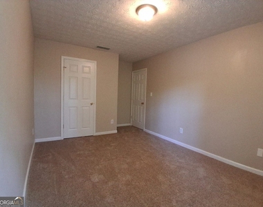 1031 Maple Leaf Drive - Photo Thumbnail 6