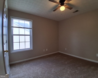 1031 Maple Leaf Drive - Photo Thumbnail 7