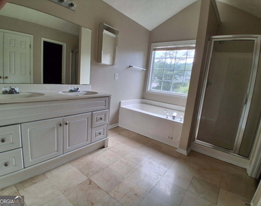 1031 Maple Leaf Drive - Photo Thumbnail 12