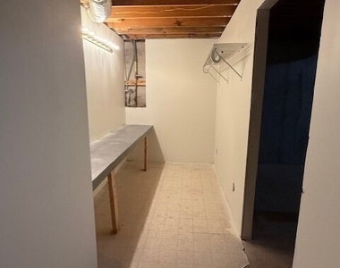 35 Chatsworth Circle - Photo Thumbnail 23