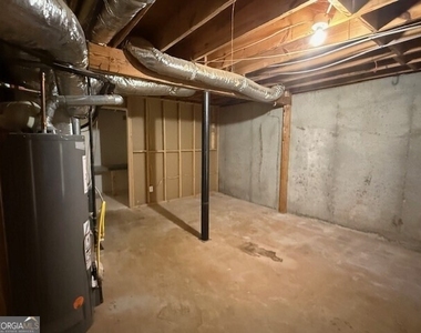 35 Chatsworth Circle - Photo Thumbnail 22