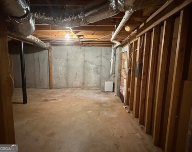 35 Chatsworth Circle - Photo Thumbnail 21