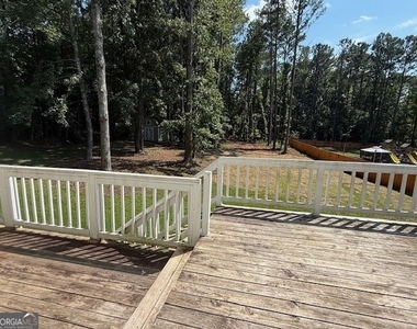 35 Chatsworth Circle - Photo Thumbnail 24