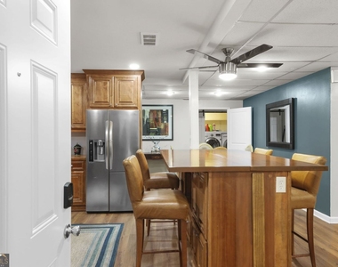 460 Peyton Road Sw - Photo Thumbnail 1