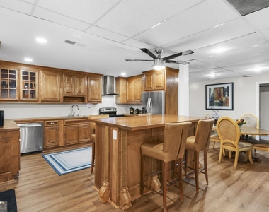 460 Peyton Road Sw - Photo Thumbnail 4