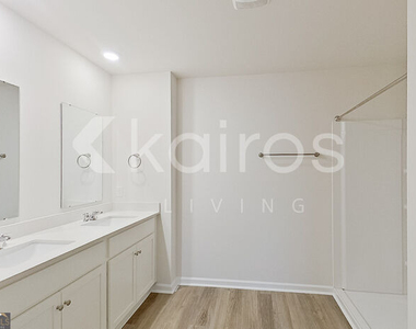 129 Inez Avenue - Photo Thumbnail 12