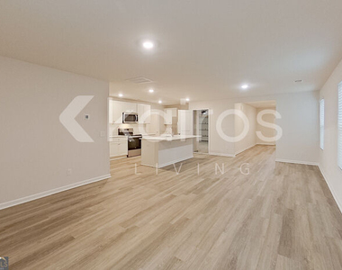 129 Inez Avenue - Photo Thumbnail 2
