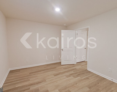 129 Inez Avenue - Photo Thumbnail 6