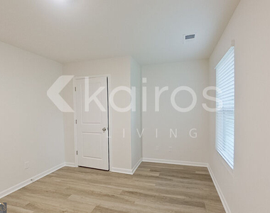 129 Inez Avenue - Photo Thumbnail 7