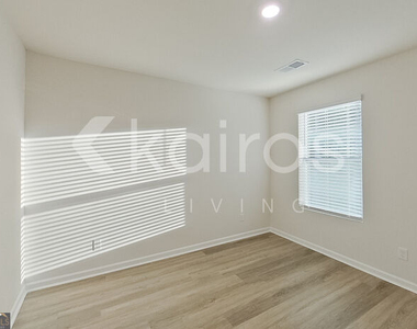 129 Inez Avenue - Photo Thumbnail 15
