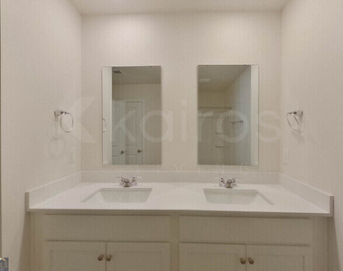 112 Overstreet Way - Photo Thumbnail 20
