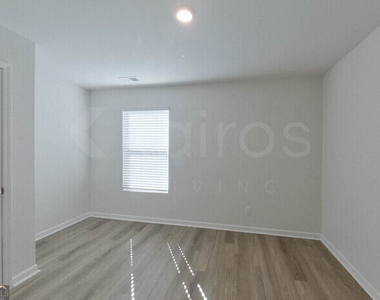 112 Overstreet Way - Photo Thumbnail 8
