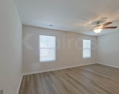112 Overstreet Way - Photo Thumbnail 18