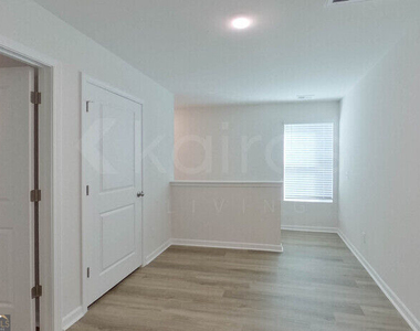 112 Overstreet Way - Photo Thumbnail 10