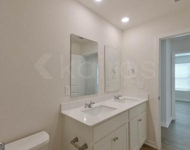 112 Overstreet Way - Photo Thumbnail 12