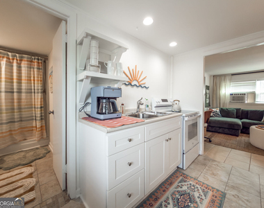 1202 Miller Avenue - Photo Thumbnail 7