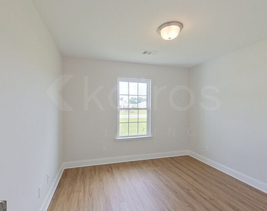 223 Western Red Cedar Drive - Photo Thumbnail 10