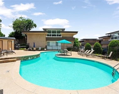 346 Carpenter Drive - Photo Thumbnail 16