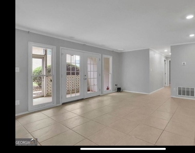 346 Carpenter Drive - Photo Thumbnail 8