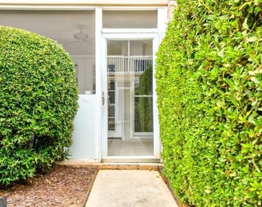 346 Carpenter Drive - Photo Thumbnail 4