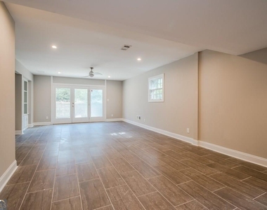 629 Willivee Drive - Photo Thumbnail 10