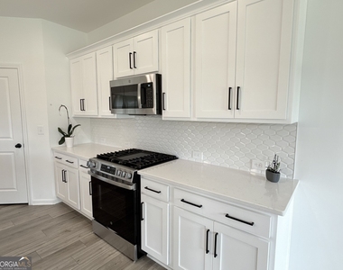 207 Foxhill Drive - Photo Thumbnail 14