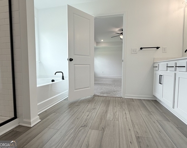 207 Foxhill Drive - Photo Thumbnail 23