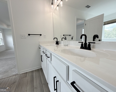 207 Foxhill Drive - Photo Thumbnail 30
