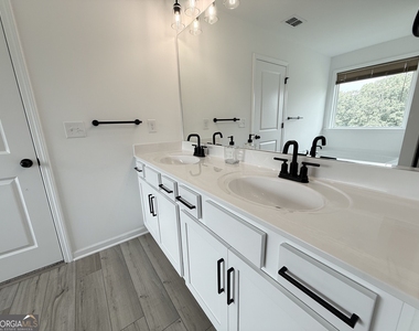 207 Foxhill Drive - Photo Thumbnail 27