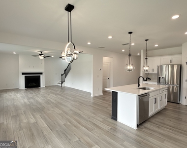 207 Foxhill Drive - Photo Thumbnail 18