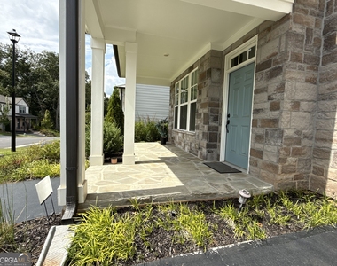 207 Foxhill Drive - Photo Thumbnail 3
