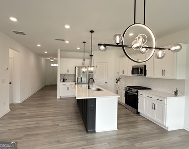 207 Foxhill Drive - Photo Thumbnail 7