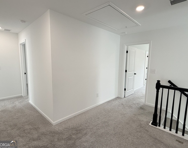 207 Foxhill Drive - Photo Thumbnail 26
